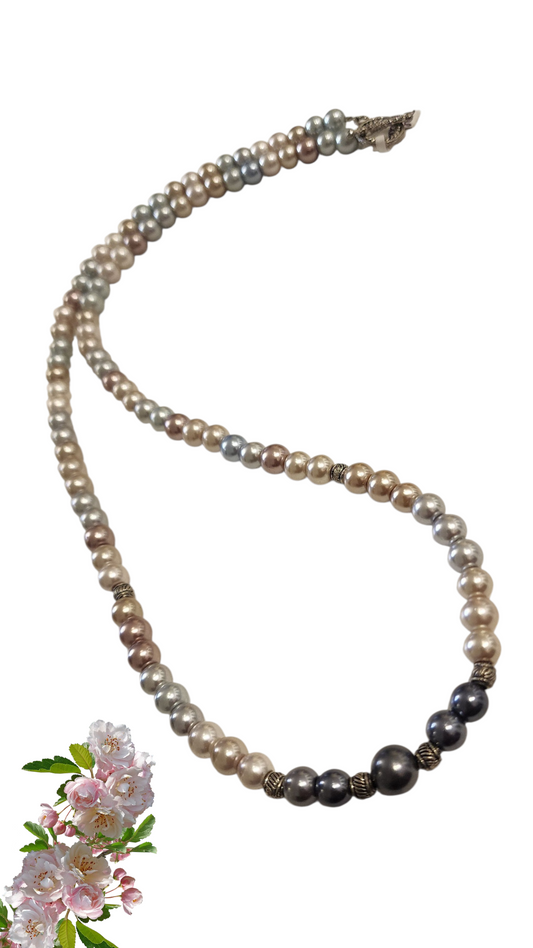 Vintage Blush: Classic Mixed Hue Shell Pearl Necklace