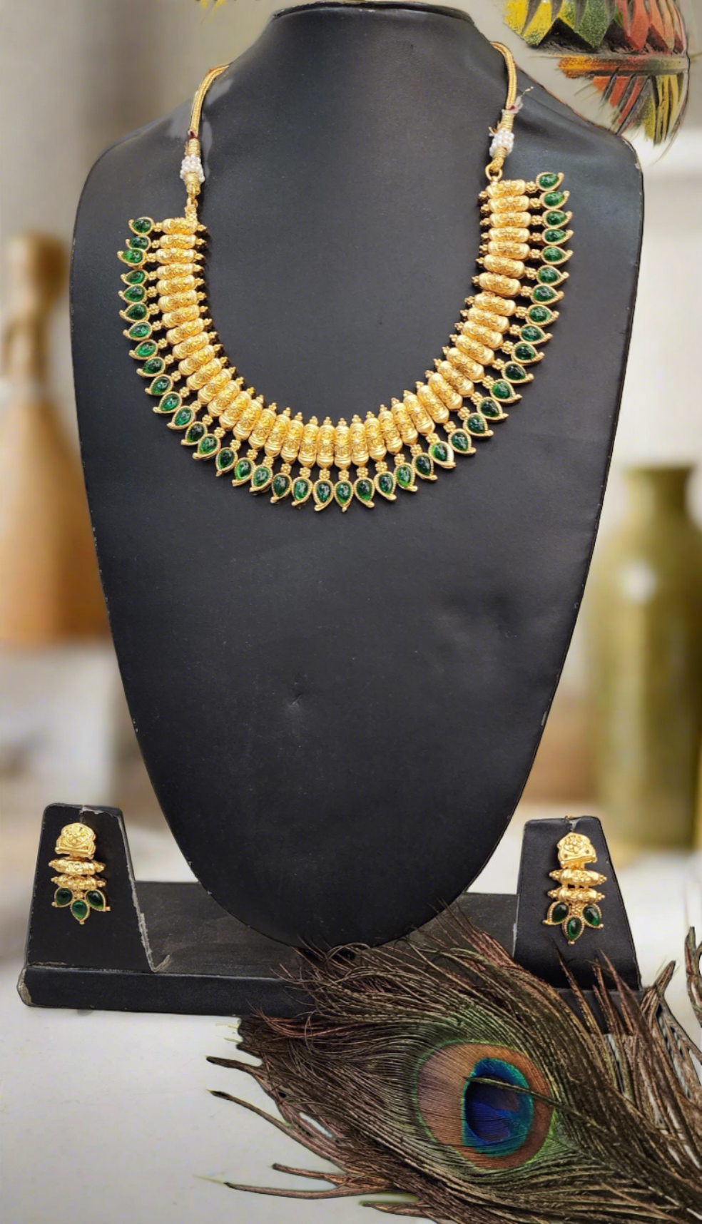 South Indian Emerald Leaf Choker Necklace: Traditional Elegance in Green