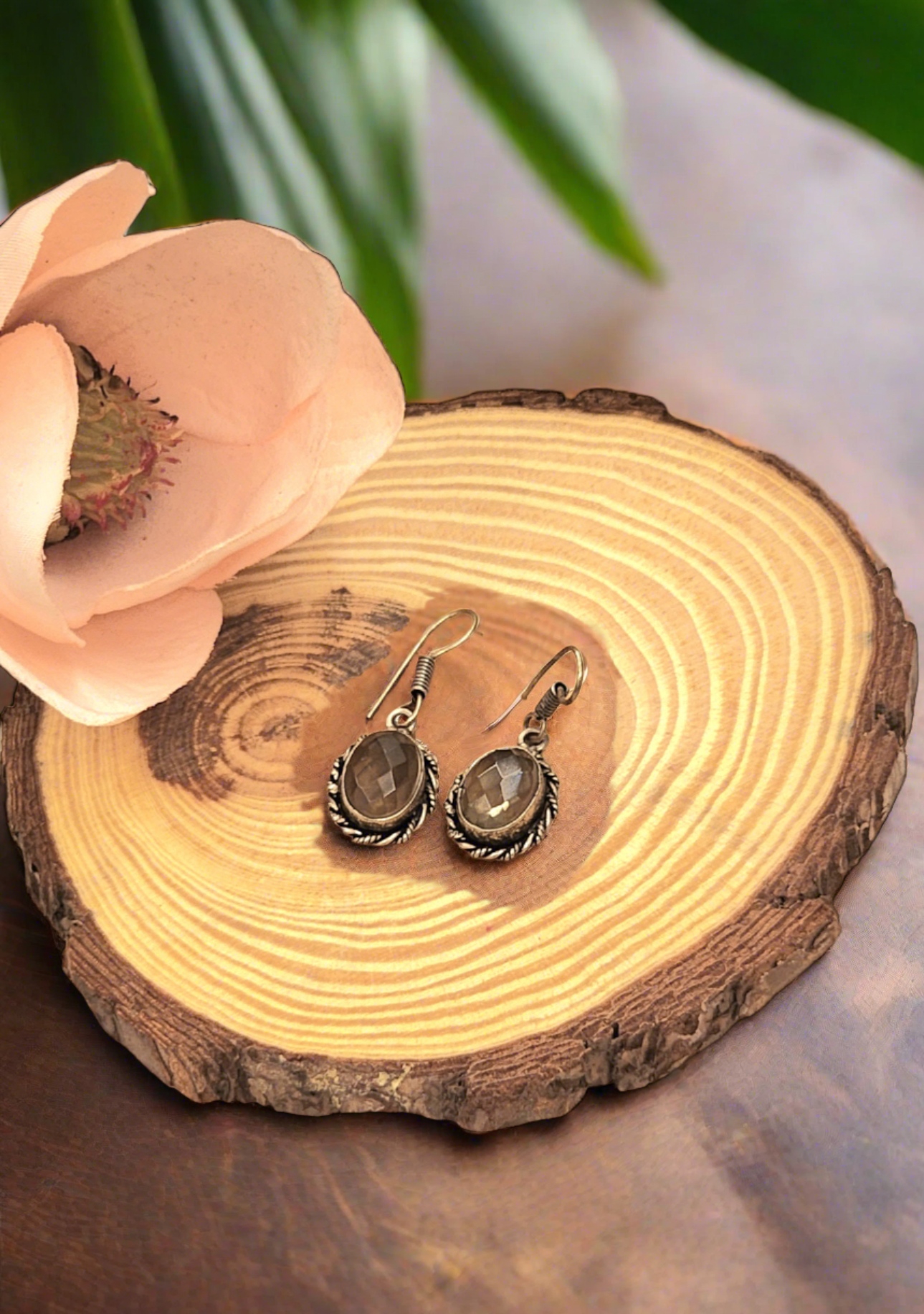 Moonlit Magic: Labradorite Gemstone Dangler