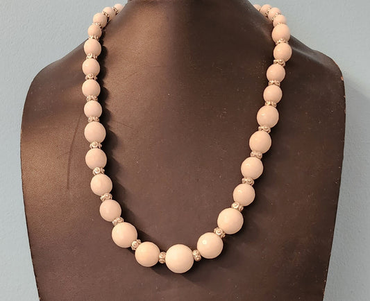 Pure Elegance - White Natural Graduated Agate Necklace