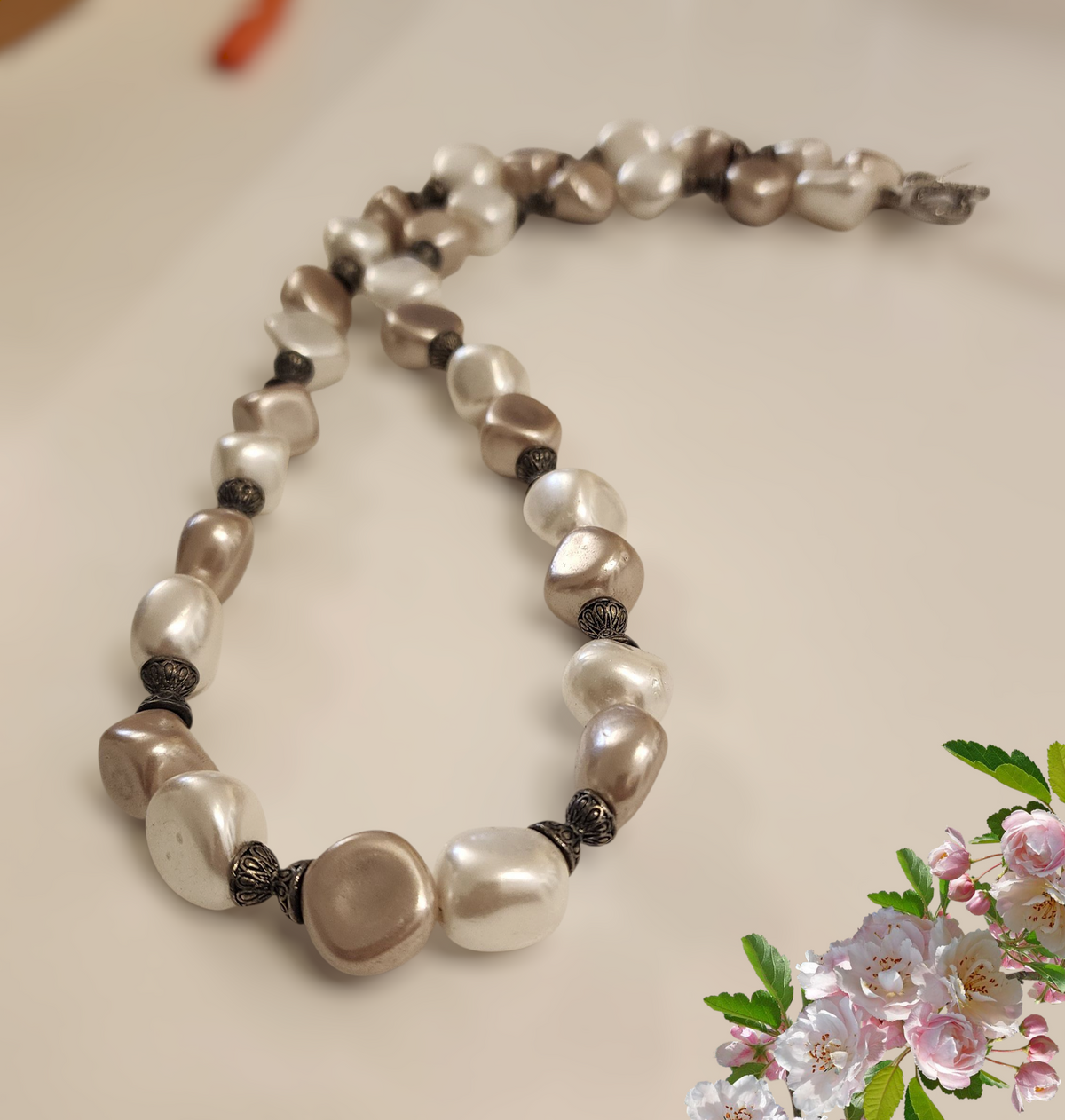 Lustrous Harmony: Two-Tone Freshwater Pearl Necklace