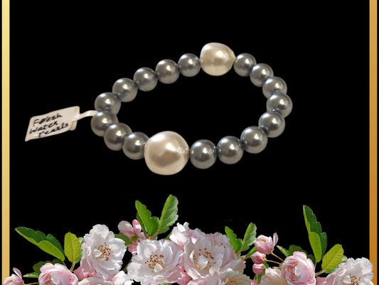 Lustrous Freshwater Pearl Stretch Bracelet