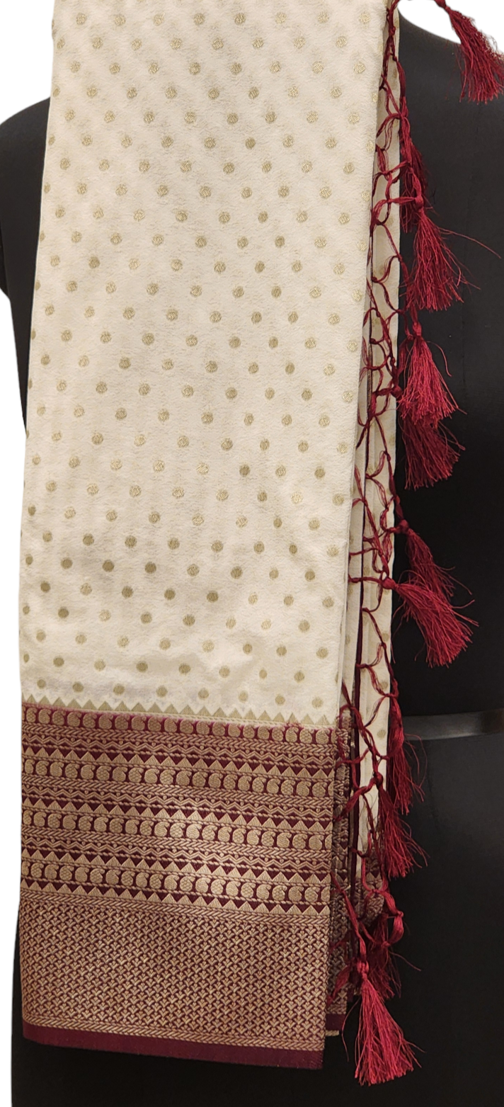 Graceful Threads: Handwoven Pure Georgette Banarasi Saree